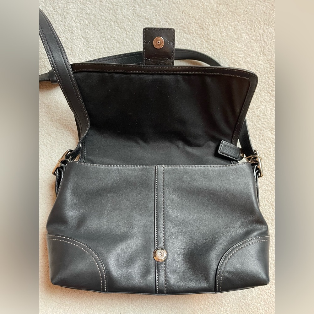 Coach Black Hampton flap leather crossbody - Picture 4 of 8